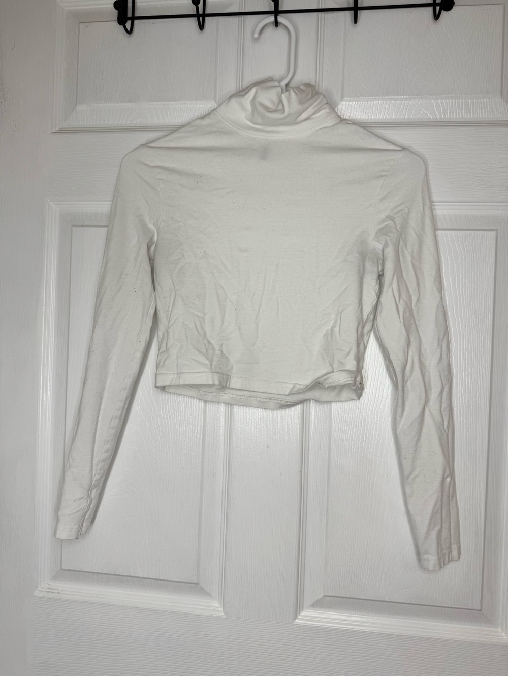 H&M White Cropped Turtleneck Long Sleeve Top